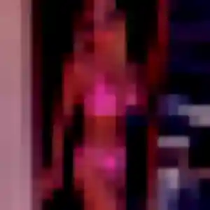 Photo de Laura à Athis-Val de Rouvre (33 ans) - rencontre cougar gratuit