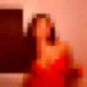 Lucienne, 26 ans, connectée à Bosroumois pour un rencontre cougar