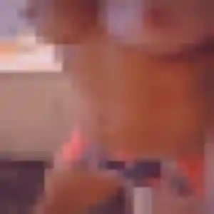 Rejoins Zephyrine, 31 ans à Cachan en privé