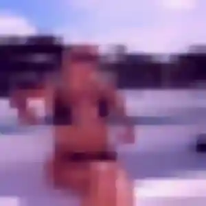 Rejoins Anne-Charlotte, 32 ans à Chelles gratuitement