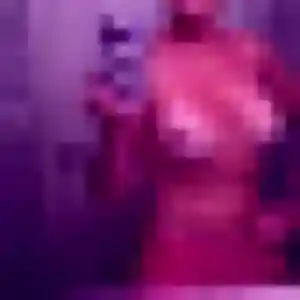 Découvre Chloe, 23 ans à Douarnenez en privé