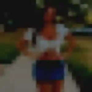 Bettina (29 ans) à Ecquevilly propose une rencontre ce soir