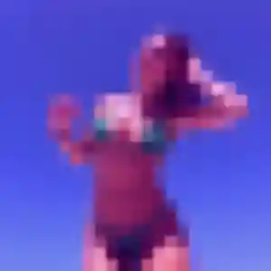 Contacte Bettina, 20 ans à Joué-lès-Tours en privé