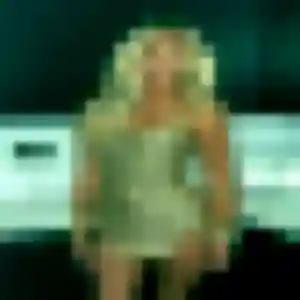 Yvonne, fille de 21 ans propose rencontre cougar à L'Huisserie
