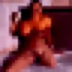 Ninon, 28 ans, en ligne à La Celle-Saint-Cloud pour une rencontre coquine