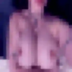 Rejoins Eleonore, 25 ans à Locminé gratuitement