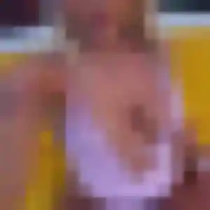 Lucienne (20 ans) à Louvres attend un rencontre cougar rapidement