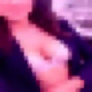 Gwenaelle, 23 ans, en ligne à Maen Roch pour un rencontre cougar