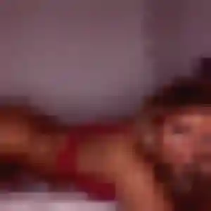 Photo de Chiara à Nazelles-Négron (33 ans) - rencontre cougar discret