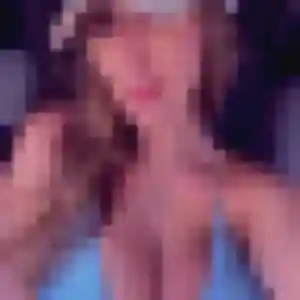 Belle Maud, 30 ans à Neuville-aux-Bois - voir sa photo