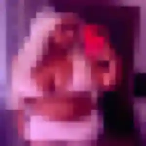 Paloma, 26 ans, en ligne à Pipriac pour un rencontre cougar
