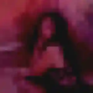 Eliane, 20 ans, connectée à Saint-Ciers-sur-Gironde pour un rencontre cougar