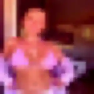 Ghislaine, 27 ans, connectée à Saint-Jean-de-Braye pour un rencontre cougar