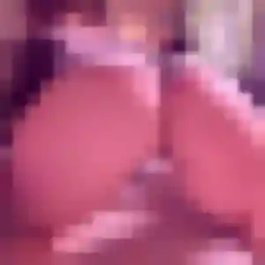 Christelle, 23 ans, connectée à Saint-Méen-le-Grand pour un rencontre cougar