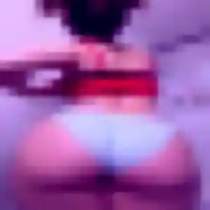 Naomi de Sallertaine, 21 ans - rencontre cougar discret