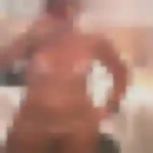 Sexy Romane, 21 ans à Saulx-les-Chartreux - voir sa photo