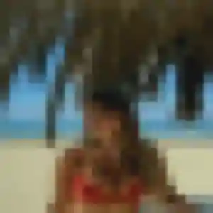 Salima de Saulx-les-Chartreux, 25 ans - rencontre cougar en toute liberté