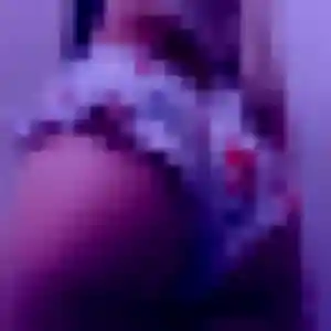 Nina, 34 ans, en ligne à Trégueux pour un rencontre cougar